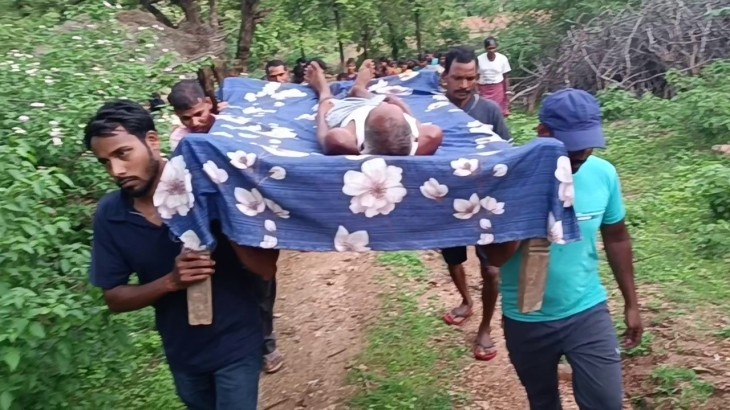 स्वास्थ व्यवस्था की शर्मनाक तस्वीर, मरीज को खाट के सहारे पहुंचाया गया अस्पताल