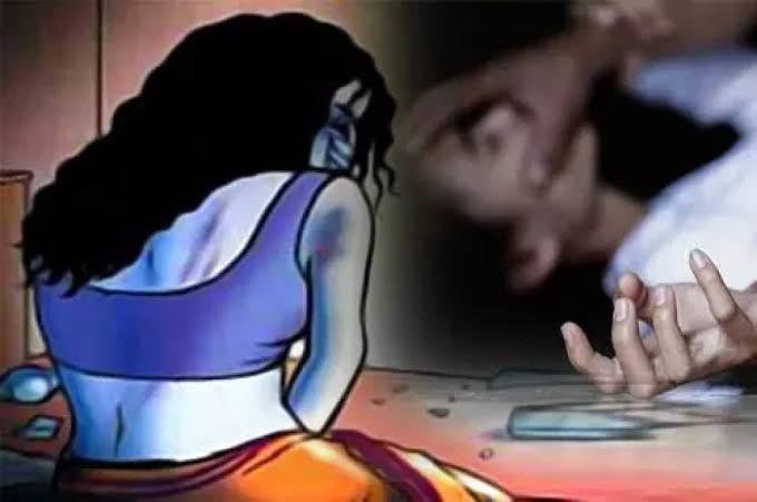 शादीशुदा महिला के साथ मुखिया ने किया रेप, अधार कार्ड बनाने के बहाने से बुलाया था घर