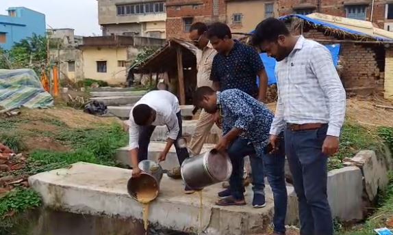 दुमका: बाजार में खुलेआम बिक रहा नकली घी, आम लोगों की सेहत के साथ हो रहा खिलवाड़