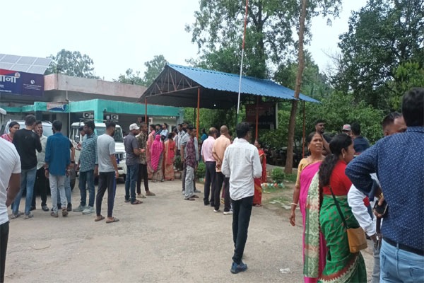 टैगोर हिल में मिला शिवलिंग, दो पक्ष हुए आमने-सामने, जानिए क्या है पूरा मामला  