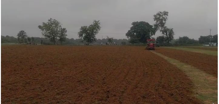 खूंटी में डीसी ने खरीदी आदिवासी जमीन? लोबिन के दावे के बाद फैली सनसनी