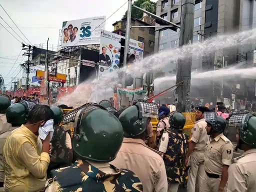 तेजस्वी के बाद अब नीतीश से इस्तीफे की मांग हुई तेज, मांझी ने भी घटना की भर्त्सना