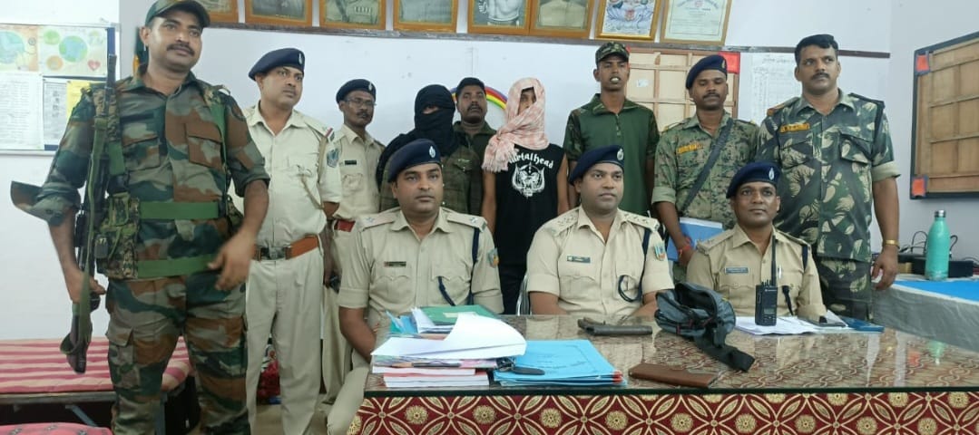 देवघर पुलिस ने हथियार के साथ दो बाइक सवार अपराधियों को किया गिरफ्तार