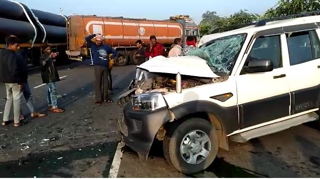 टैंकर और स्कॉर्पियो के बीच जबरदस्त टक्कर, आधा दर्जन लोग घायल