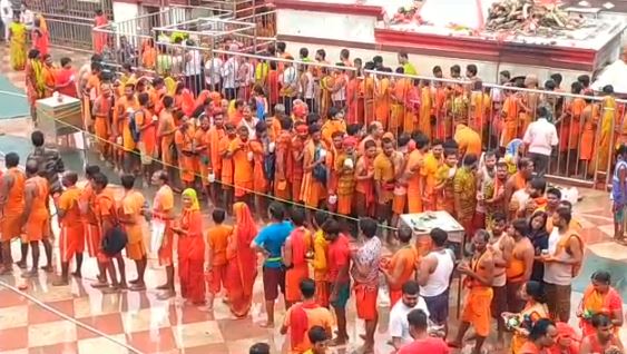 सोमवारी पर फ़ौजदारी बाबा के दर पर उमड़ी भक्तों की भीड़, प्रशासनिक व्यवस्था से श्रद्धालु दिखे खुश