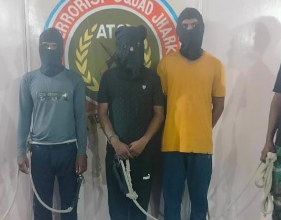 ब्रेकिंग : ATS ने अमन साव गिरोह के तीन अपराधियों को दबोचा,जानिए कहां से पकड़ा गया