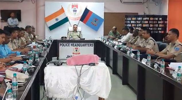 राज्य में अपराध पर लगाम लगाने के लिए सरकार सख्त, समीक्षा बैठक में शामिल हुए गृह सचिव