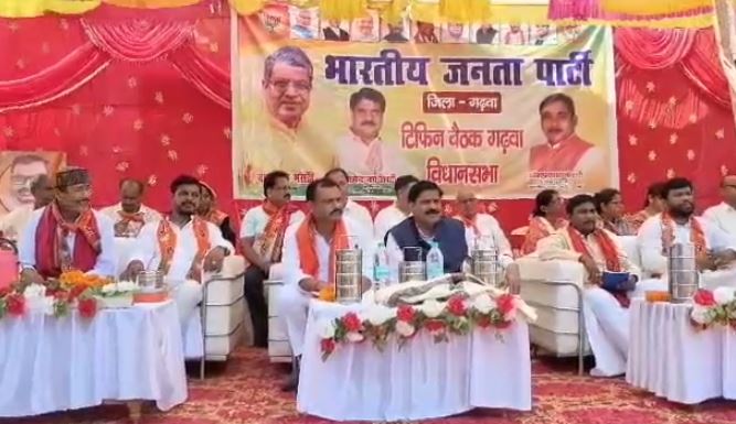 BJP नेता के बिगड़े बोल, कहा- सभी विपक्षियों को प्रशांत महासागर में डुबो देना चाहिए, जानिए किसने कहा