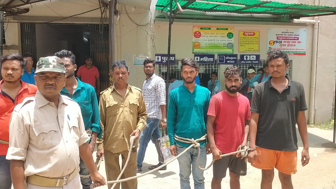 मुख्यमंत्री हेमंत का पोस्टर फाड़ने के आरोप में पांच आरोपी गिरफ्तार, भेजा गया जेल