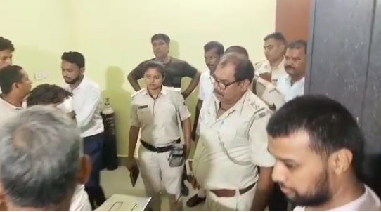 विवाद सुलझाने पहुंची पुलिस टीम पर हमला, एक एएसआई जख्मी, जानें पूरा मामला