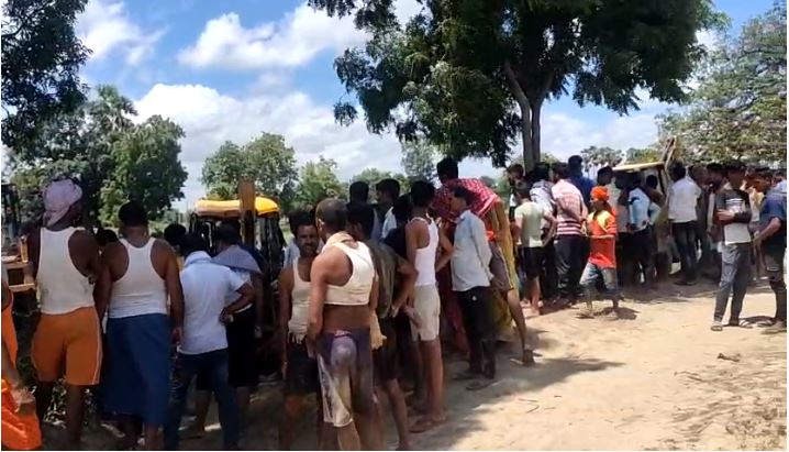 150 फिट गहरे बोरवेल में गिरा पांच साल का बच्चा, रेस्क्यू ऑपरेशन जारी