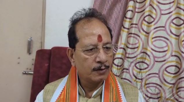 लाठी चार्ज के खिलाफ बीजेपी का हस्ताक्षर अभियान, जेडीयू आरजेडी ने बोला हमला