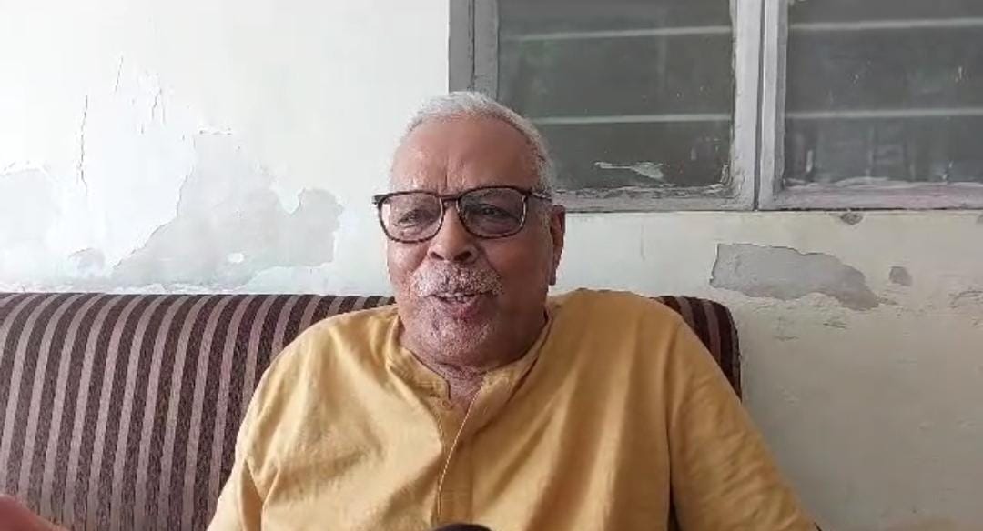 विपक्षी एकता के नये नाम इंडिया पर सियासत जारी, शिवानंद तिवारी ने कहा इन बातों को छोड़ मणिपुर पर बोलें पीएम