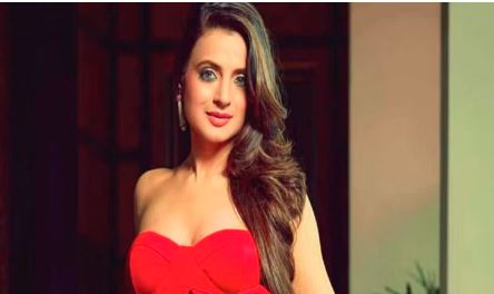 चेक बाउंस केस : रांची सिविल कोर्ट ने गदर गर्ल अमिषा पटेल पर लगाया 500 रुपये का जुर्माना