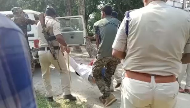 BREAKING: बिजली को लेकर  प्रदर्शन कर रहे लोगों पर पुलिस ने की फ़ायरिंग, एक की मौत दो घायल