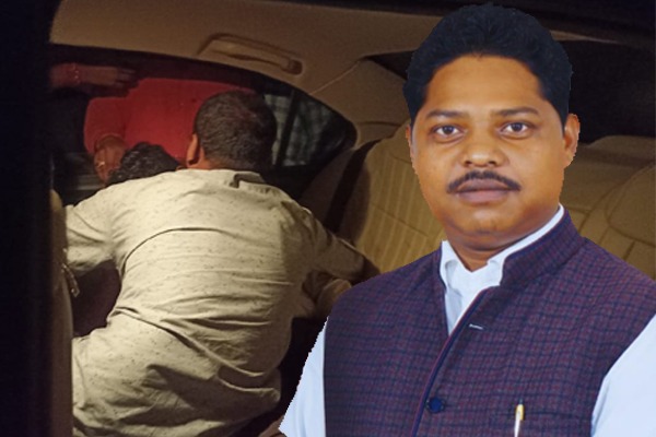 जमीन कारोबारी सुभाष मुंडा की हत्या में पुलिसकर्मियों की संलिप्तता! गीताश्री उरांव ने उठाये गंभीर सवाल