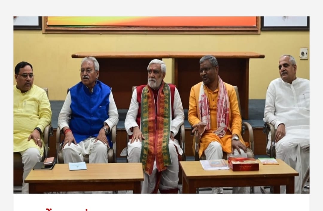 रघुवर दास को फिर राष्ट्रीय उपाध्यक्ष की कुर्सी, जय प्रकाश भाई पटेल को लेकर पार्टी में उलझन 