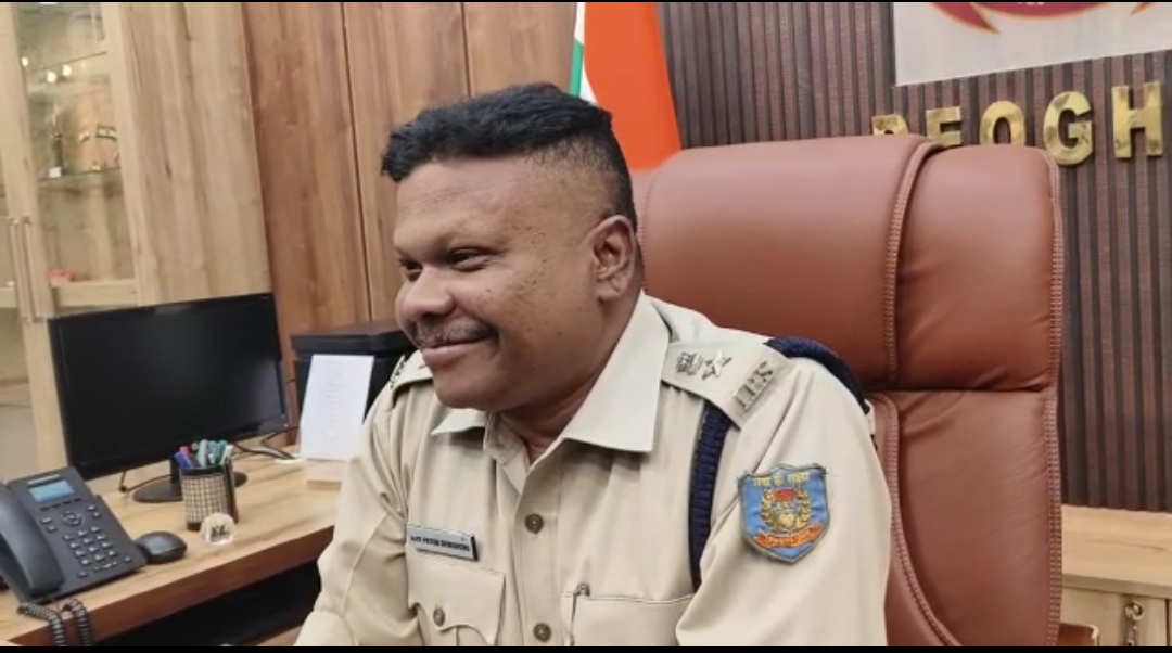 श्रावणी मेला के बीच देवघर के नए एसपी अजित पीटर डुंगडुंग ने पदभार किया ग्रहण, कहा -अपराध मुक्त जिला बनाना प्राथमिकता