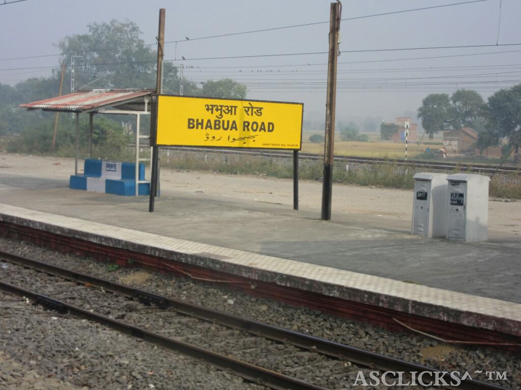 भभुआ में रेड सिग्नल क्रॉस कर गई जम्मूतवी एक्सप्रेस, गार्ड ने लगाया इमरजेंसी ब्रेक, बड़ा हादसा टला 