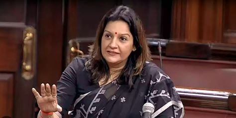 प्रियंका चतुर्वेदी की खूबसरती पर बयान देकर घिरे विधायक संजय शिरशाट, प्रियंका ने पलटवार करते हुए कहा ‘’गद्दार’’,