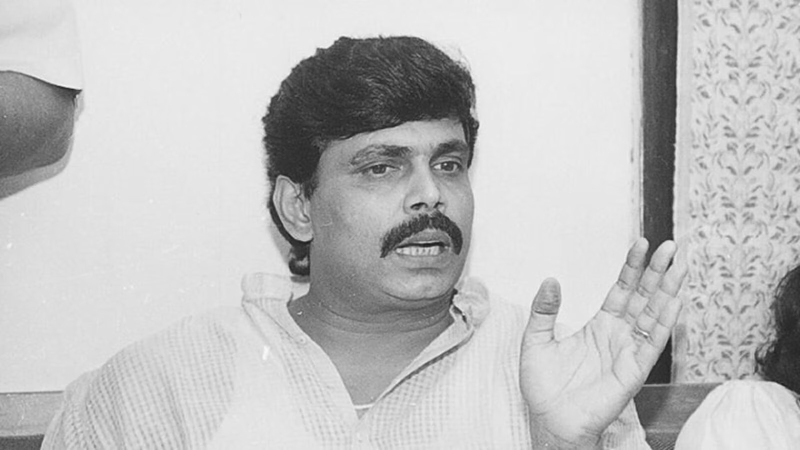 बिहार के सहरसा की सड़कों पर "रोबिनहुड" की तरह दिखे बाहुबली आनंदमोहन, जानिए क्या है उनकी मांगें 