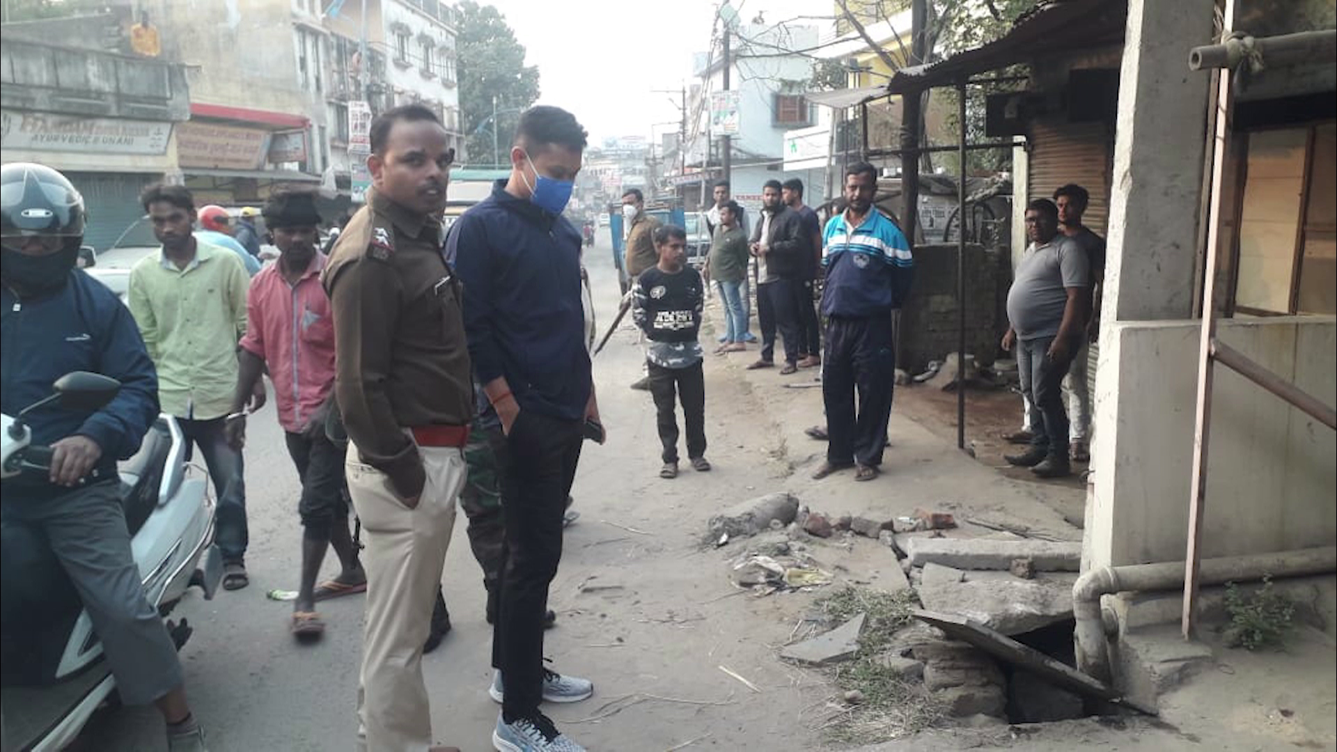 गैंगस्टर फहीम खान के करीबी जमीन कारोबारी नन्हे खान को वासेपुर में गोलियों से उड़ाया 