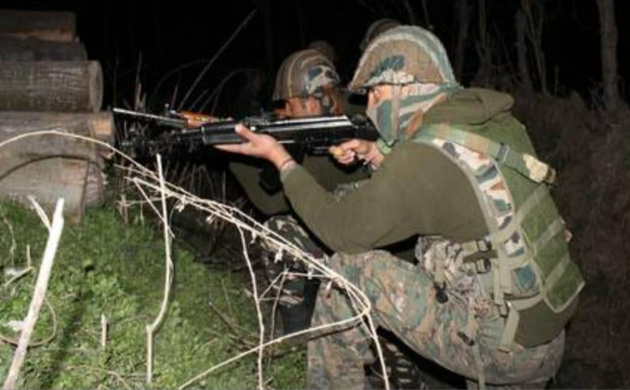 जम्मू कश्मीर के कुलगाम में आतंकी मुठभेड़, तीन जवान शहीद, जानिए विस्तार से