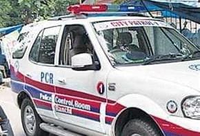 गश्ती की बजाय खर्राटे ले रहे थे पीसीआर वैन के पुलिसकर्मी, निरीक्षण में पकड़ी गई चोरी तो जानें क्या हुआ...?