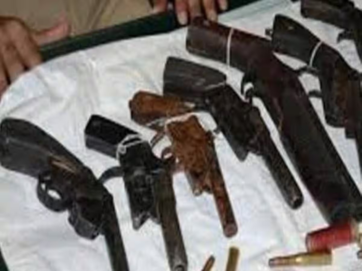 बिहार के हथियार पहुंच रहे झारखंड, जानिए क्यों उठ रहे यह सवाल