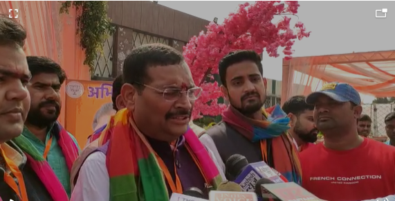 न्याय की भीख मांगने वालों पर बरसाई जा रही लाठियां - दीपक प्रकाश