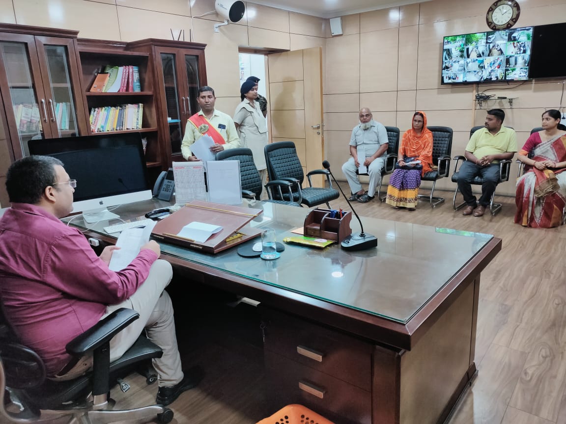 उपायुक्त से गुहार: मित्तल पॉली फैक्ट्री को हटवाइये हुजूर ! मुहल्ले  में रहना हो गया है मुश्किल 