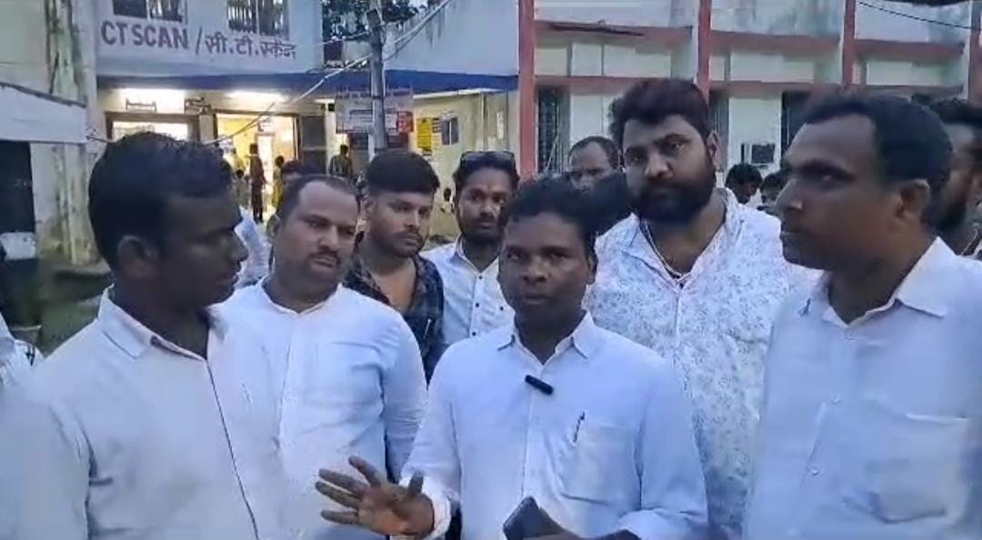 एमजीएम अस्पताल के डॉक्टरों ने की पूर्व मंत्री से बदतमीजी, जाने क्यों कैंपस में घंटों चला हाई वोल्टेज ड्रामा