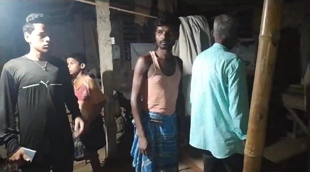  कलयुगी बेटा! जमीन की लालच  में हैवान बना बेटा, रॉड से मारकर की मां की हत्या