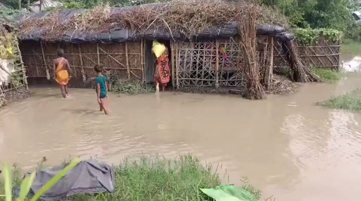 कोसी नदी ने तोड़ा 33 साल का रिकॉर्ड, कई गांवों में घुसा बाढ का पानी ,  प्रशासन हुआ अलर्ट