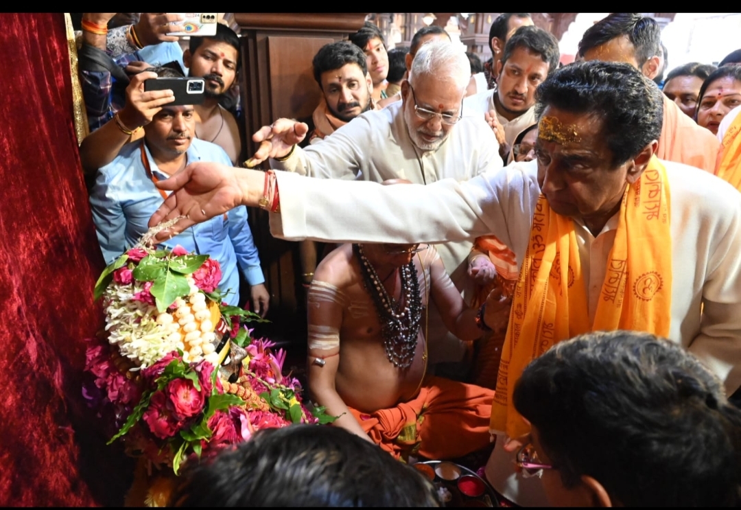 महाकाल का दरबार पहुंचा पचास फीसदी कमीशन का मामला, बाबा महाकालेश्वर से कमीशन मुक्त प्रदेश बनाने की गुहार