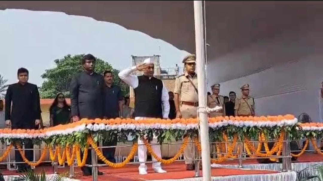 लौहनगरी में भी स्वतंत्रता दिवस की धूम, स्वास्थ्य मंत्री बन्ना गुप्ता ने गोपाल मैदान में किया झंडोत्तोलन