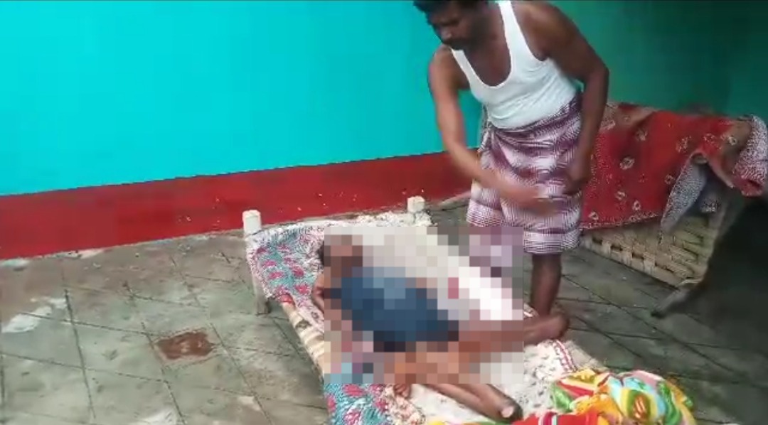 बीमारी से नहीं, सरकारी सिस्टम से जिंदगी की जंग हार गई गोमिया की खुशबू,आखिर मौत का जिम्मेवार कौन ?