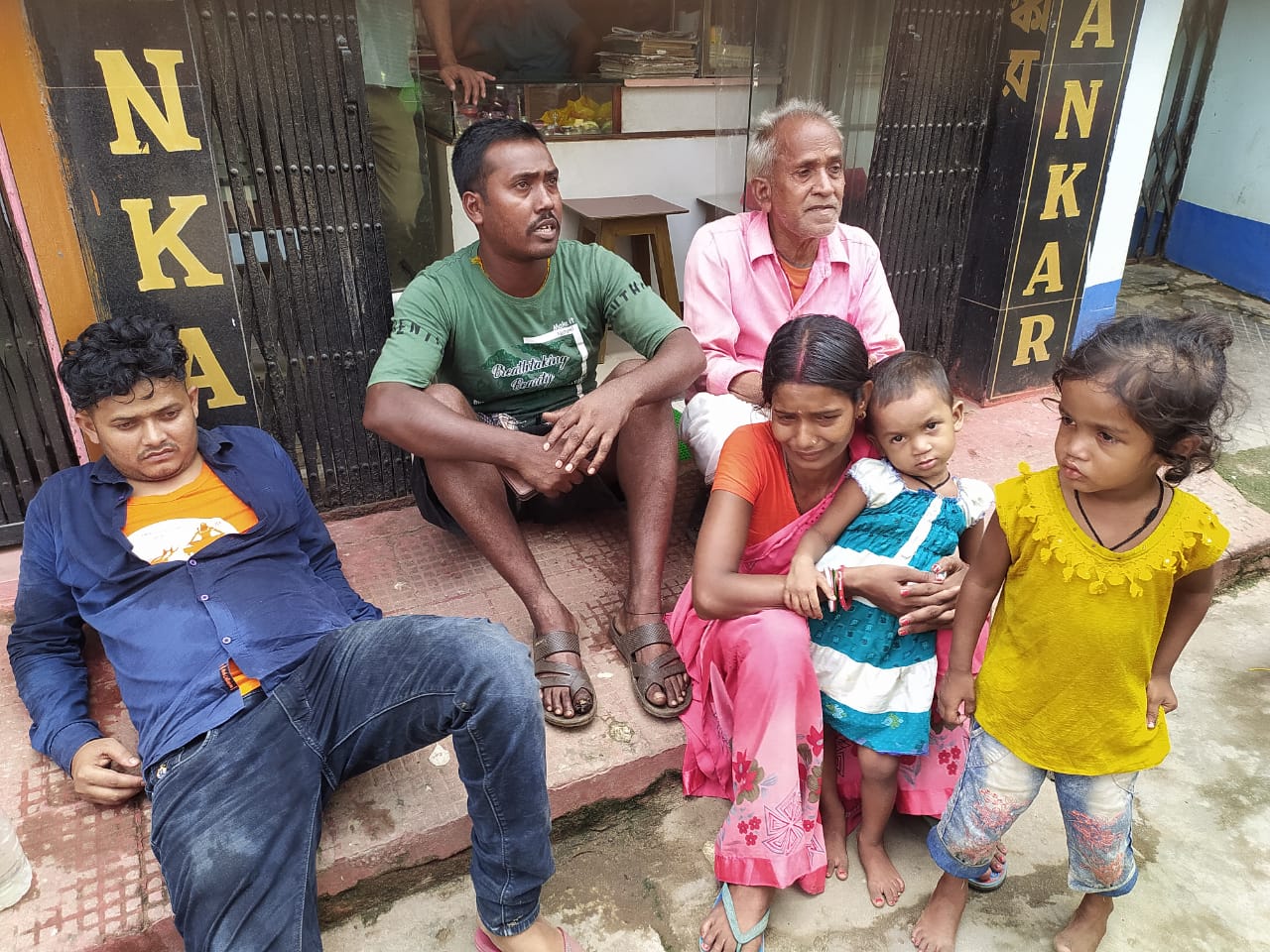 दुमका: इलाज के दौरान निजी नर्सिंग होम में मरीज की मौत,परिजनों ने किया जमकर हंगामा