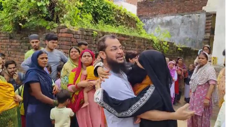 पति पत्नी का हाई वोल्टेज ड्रामा, पति से मिलने घर पहुंची पत्नी, लेकिन ससुरालवालों ने नहीं खोला घर का दरवाजा, जानिए क्या है पूरा मामला