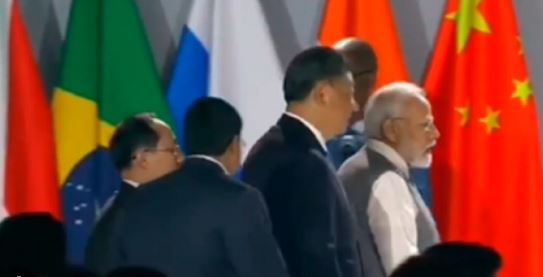 ब्रिक्स में पीएम मोदी और चीनी राष्ट्रपति जिनपिंग के बीच हुई बात, क्या रिश्तों पर जमी बर्फ पिघलेगी?
