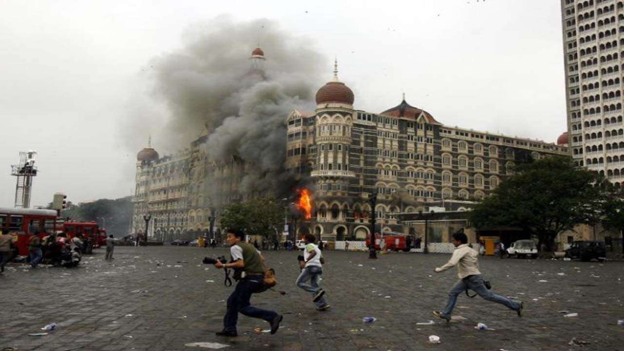26/11 मुंबई हमले की 13वीं बरसी मना रहा है देश, 50 से ज्यादा लोगों की हुई थी मौत, 100 से अधिक हुए थे घायल  
