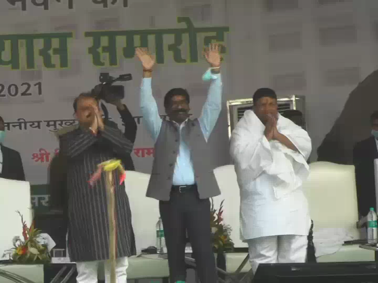 सीएम गढ़वा दौरे पर, 54 करोड़ की लागत से बनने वाले समाहरणालय के नए भवन का किया शिलान्यास