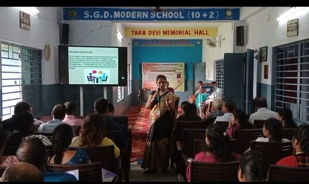 माॅडर्न स्कूल, चिरकुंडा में सीबीएसई स्कूल के शिक्षकों का प्रशिक्षण शिविर ,कल भी चलेगा