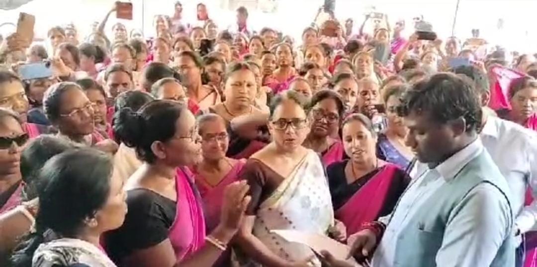 11 सूत्री मांगो को लेकर आंगनबाड़ी कर्मचारियों ने निकाली रैली, जानें कौन-कौन सी मांगे हैं शामिल