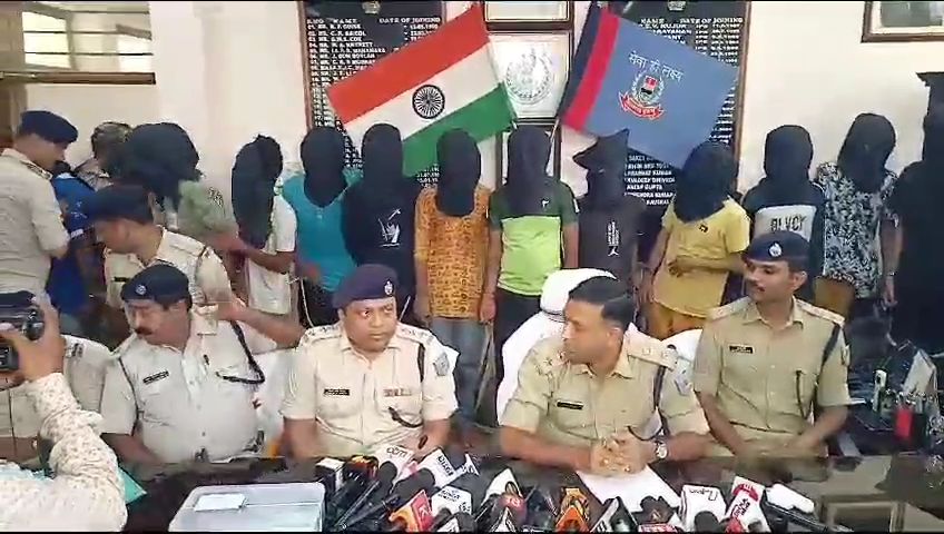 सावधान : विदेशी पिस्टल लेकर शहर में घूम रहे झपट्टेबाज,पुलिस ने एक साथ 14 को दबोचा