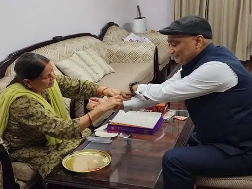 भाजपा के साथ साथ गांठ का आरोप निराधार! इस रक्षा बंधन भी मुंहबोले भाई सुनील सिंह को नहीं भूली राबड़ी