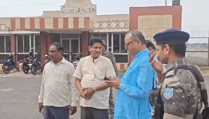 बोकारो एयरपोर्ट से जल्द शुरू होगी हवाई सेवा!  एअरपोर्ट अथॉरिटी ऑफ इंडिया की टीम ने किया निरीक्षण