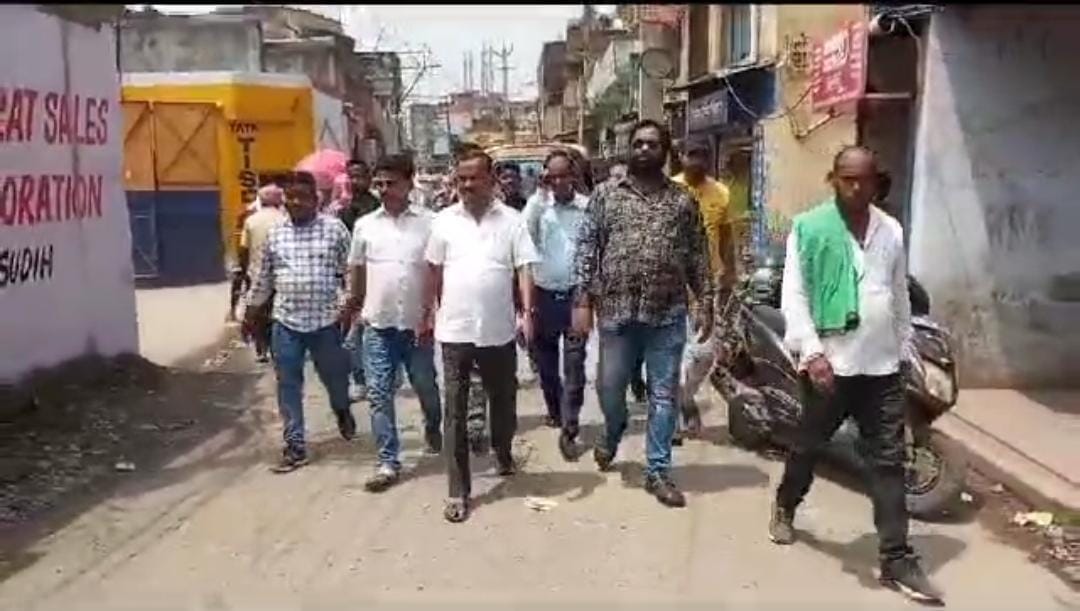 जमशेदपुर: परसुडीह के लोगों को मिलेगी जर्जर सड़क से मुक्ति, जानें विधायक मंगल कालिंदी ने क्या दिया आश्वासन   