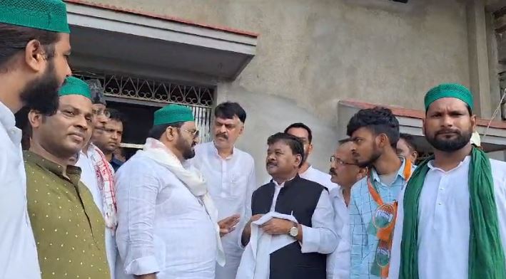 कांग्रेस प्रदेश अध्यक्ष राजेश ठाकुर ने डुमरी में किया चुनावी जनसंपर्क, बेबी देवी के पक्ष में वोट करने की अपील की