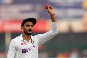 भारत न्यूज़ीलैंड पहला टेस्ट मैच  :  चौथे दिन भारत की दूसरी पारी लड़खडाई,102 पर पांच बल्लेबाज पवेलियन लौटे